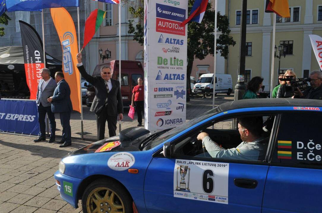 Kauno senamiestyje startavo ralis „Aplink Lietuvą 2019“ 