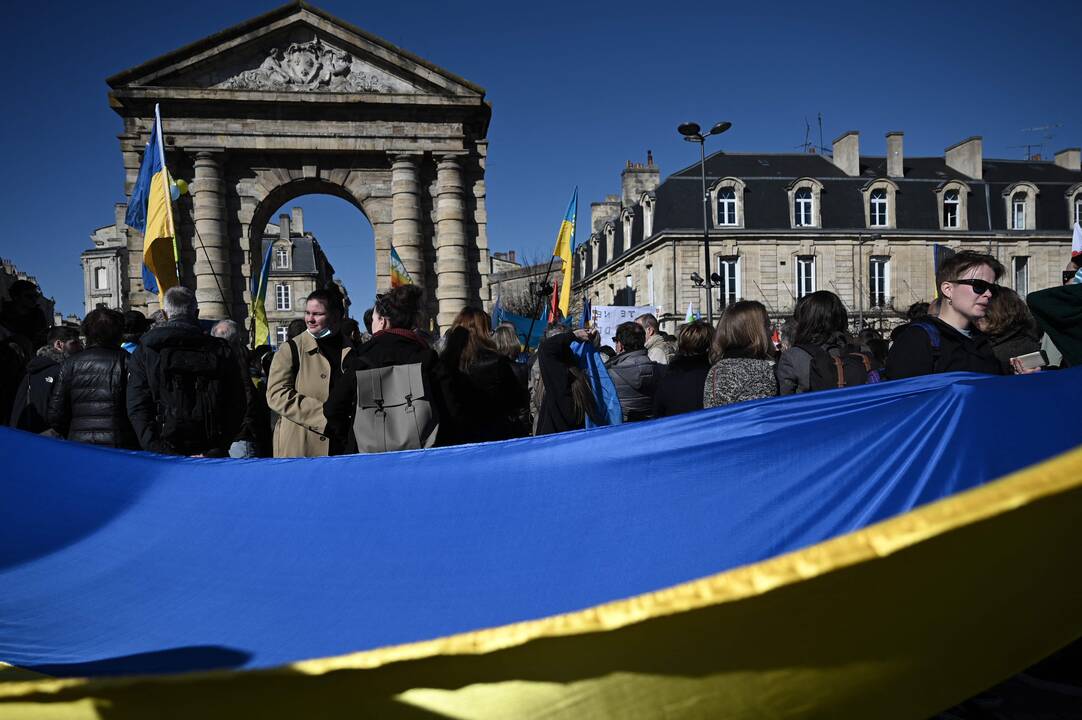 „Rusija, lauk!“ – pasaulyje vyksta solidarumo su Ukraina protestai