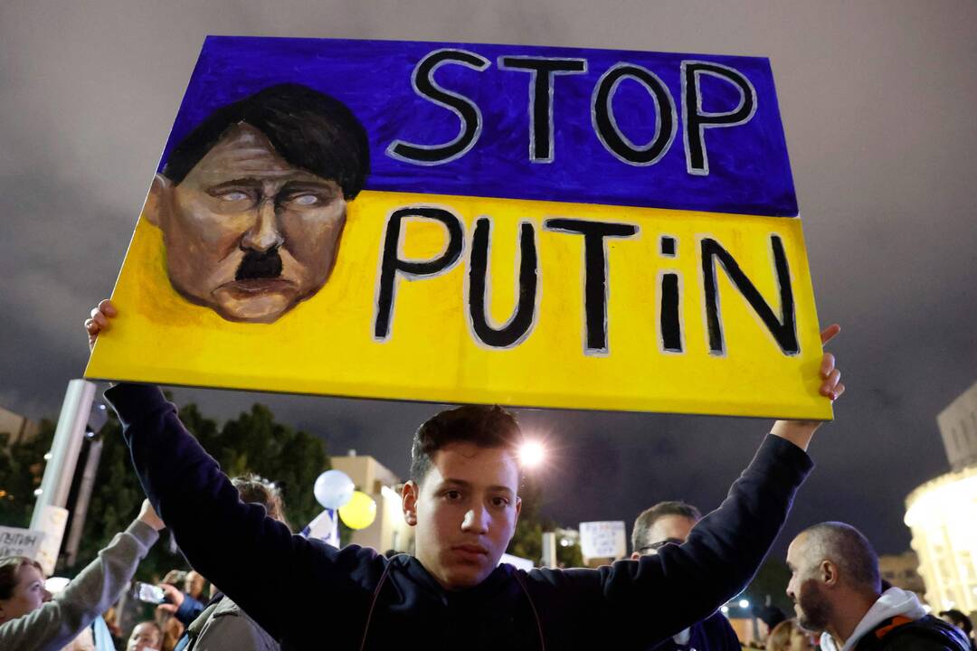 „Rusija, lauk!“ – pasaulyje vyksta solidarumo su Ukraina protestai