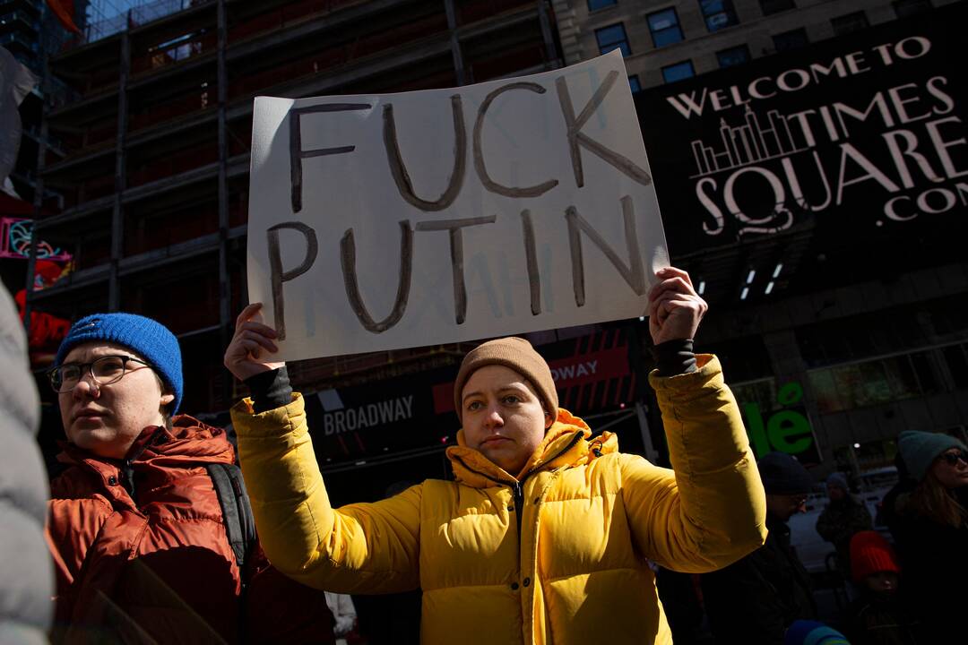 „Rusija, lauk!“ – pasaulyje vyksta solidarumo su Ukraina protestai