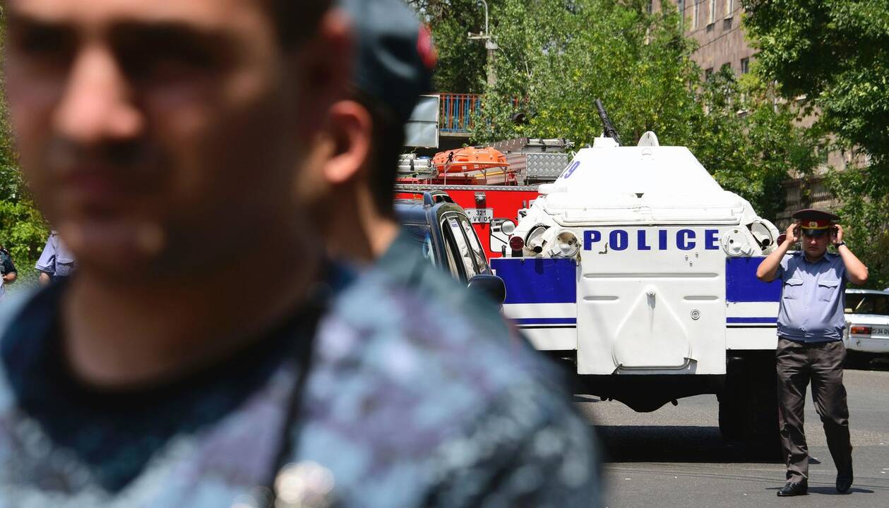 Jerevane užpuolikai paleido vieną iš šešių įkaitų