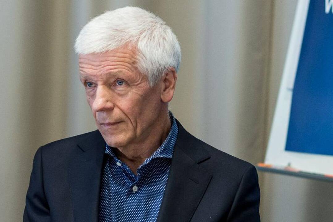 Pilnatvė: rašytojas S.Šaltenis – vėl apimtas kūrybinės aistros ir besidžiaugiantis gyvenimu.