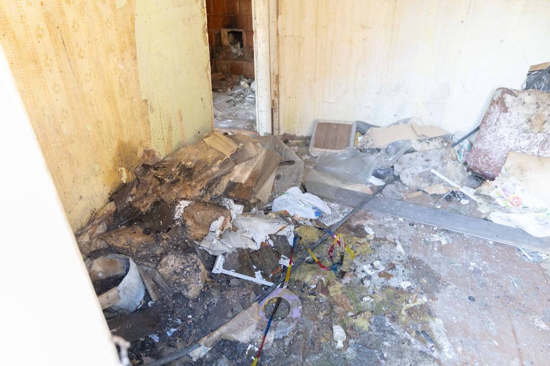 Gimdyvė su kūdikiu aptikti klaikioje benamių landynėje