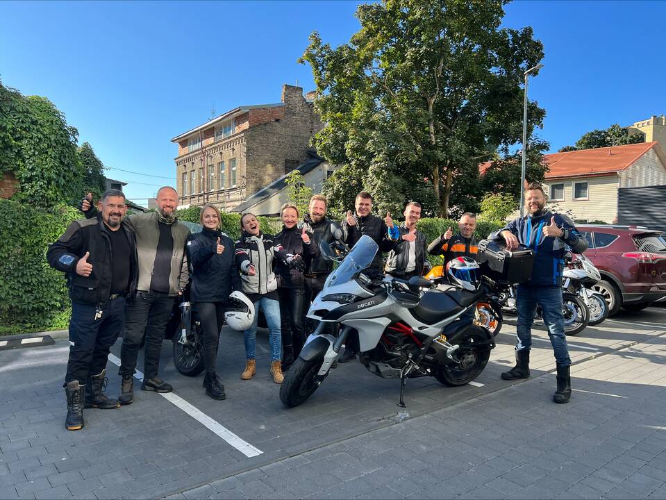Kolegos: už darbo ribų „Infes“ darbuotojus buria įvairiausi pomėgiai.