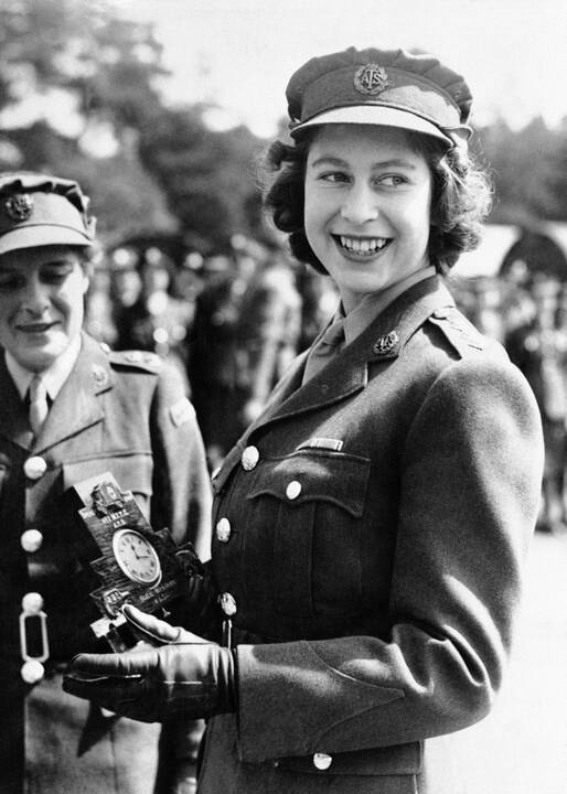Elizabeth II: monarchės gyvenimo akimirkos