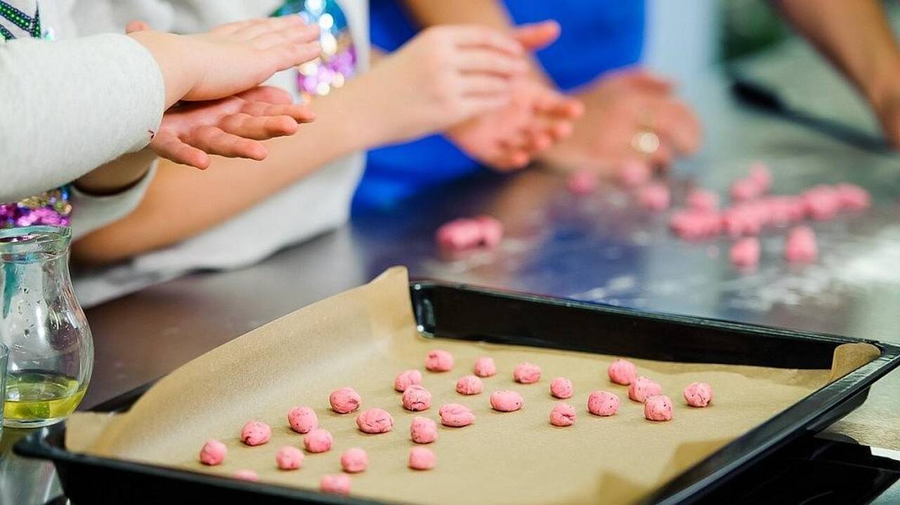 Ant Kūčių stalo – natūraliai spalvoti kūčiukai