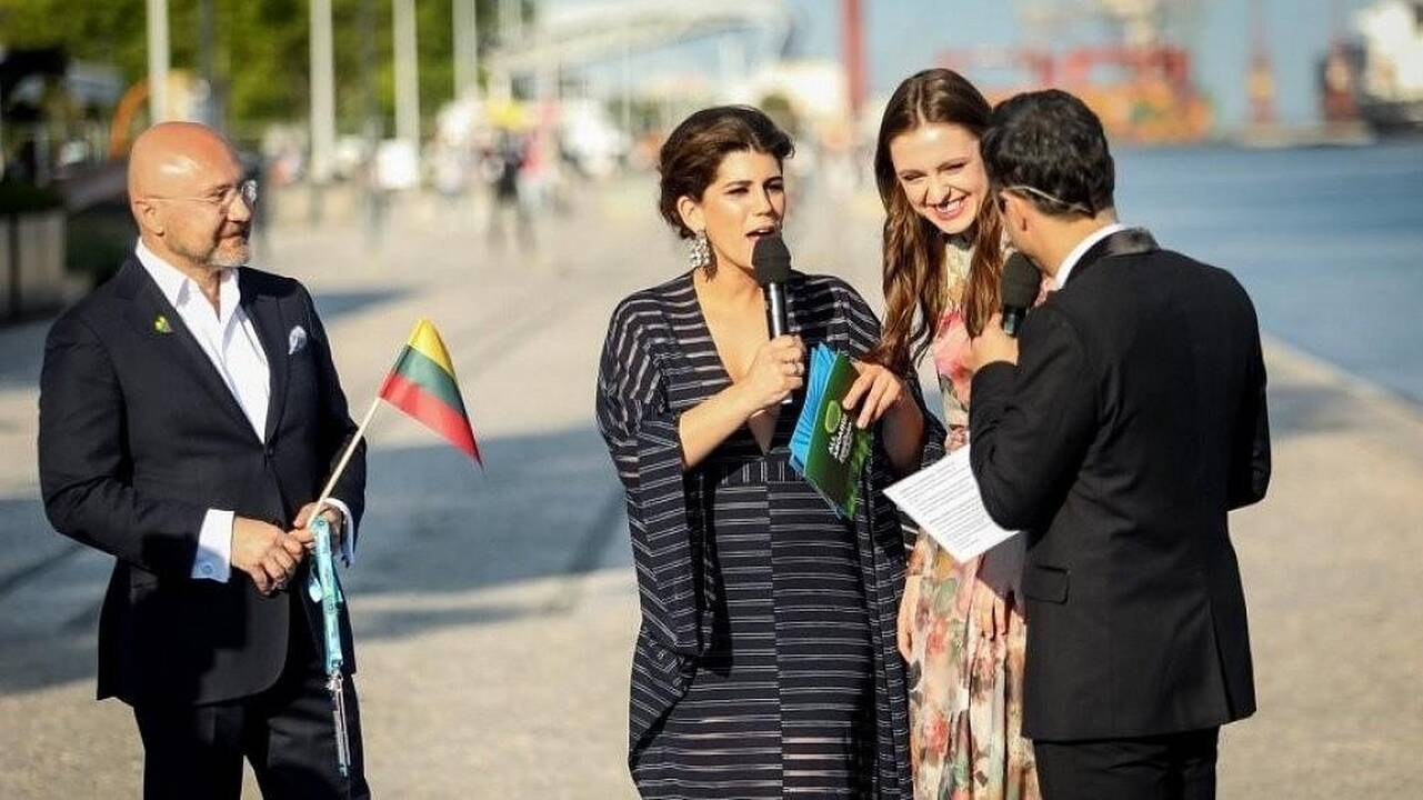I. Zasimauskaitė per „Eurovizijos“ atidarymą: tikiu stebuklais