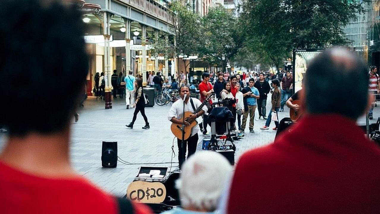 Londone gatvės muzikantams bus galima sumokėti ir bekontaktėmis kortelėmis