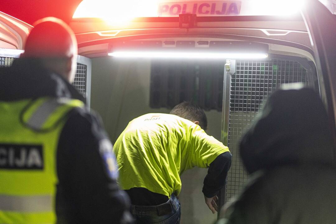Avariją sukėlęs girtas vairuotojas spruko iš įvykio vietos, bet buvo sulaikytas