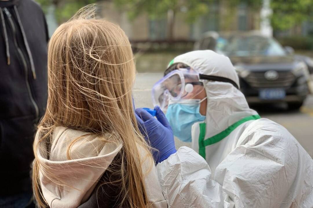 Į klases grįžtantiems moksleiviams pakaktų greitųjų COVID-19 testų