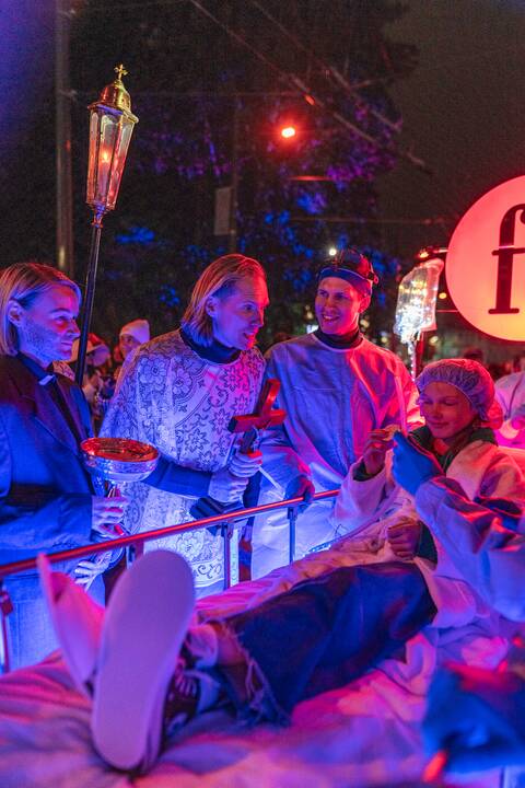 Į Parodos kalną „Fluxus“ stiliumi kopė šimtai
