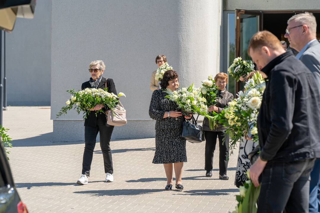 Amžinojo poilsio išlydima M. Sabonienė