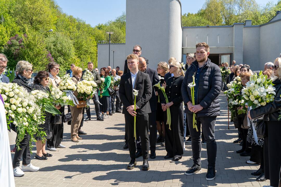 Amžinojo poilsio išlydima M. Sabonienė