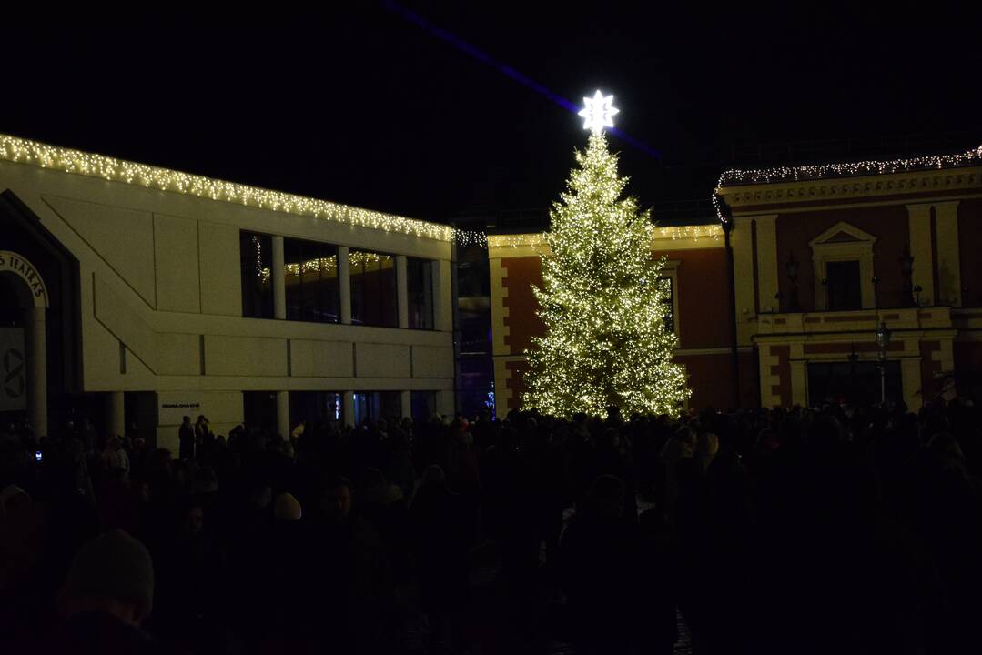 Teatro aikštėje – Naujųjų metų sutikimas