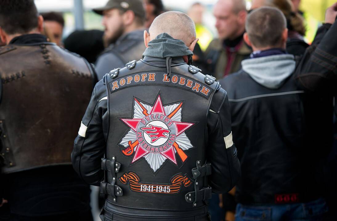 Baltarusijos skustagalviai nuniokojo paminklą Holokausto aukoms