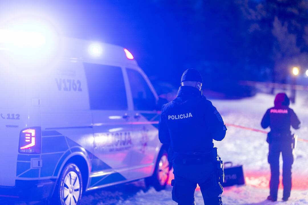 Dėl smurto į butą Vilniuje atvykusius policininkus užpuolė neblaivi kompanija