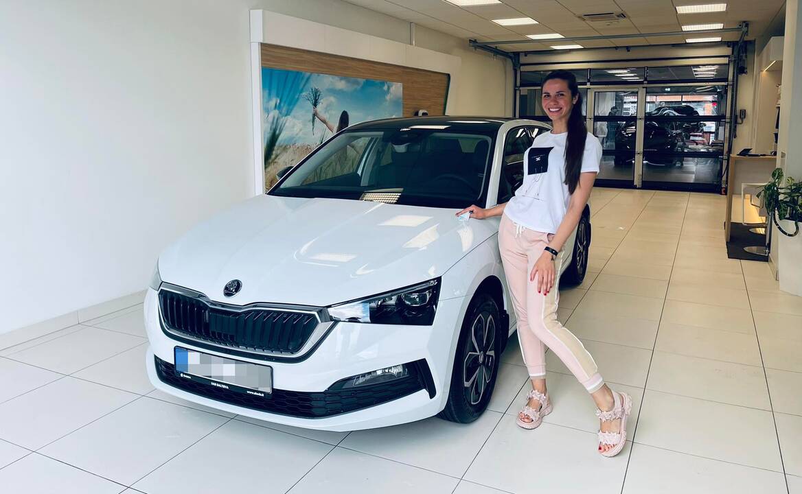 Įklimpo: iš „Baltievos“ naują automobilį nusipirkusi E.Gužaitė įtaria, kad salono darbuotojų veiksmai turi ir nusikaltimo požymių.