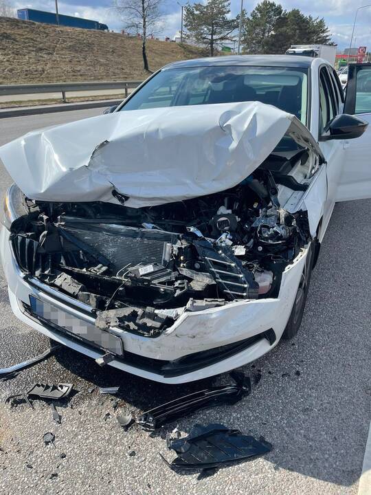 Įklimpo: iš „Baltievos“ naują automobilį nusipirkusi E.Gužaitė įtaria, kad salono darbuotojų veiksmai turi ir nusikaltimo požymių.