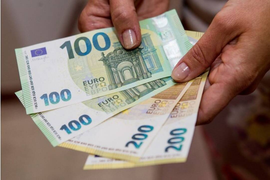 Prezidentūros neįtikino, kad 200 eurų pensininkams negalima išmokėti anksčiau