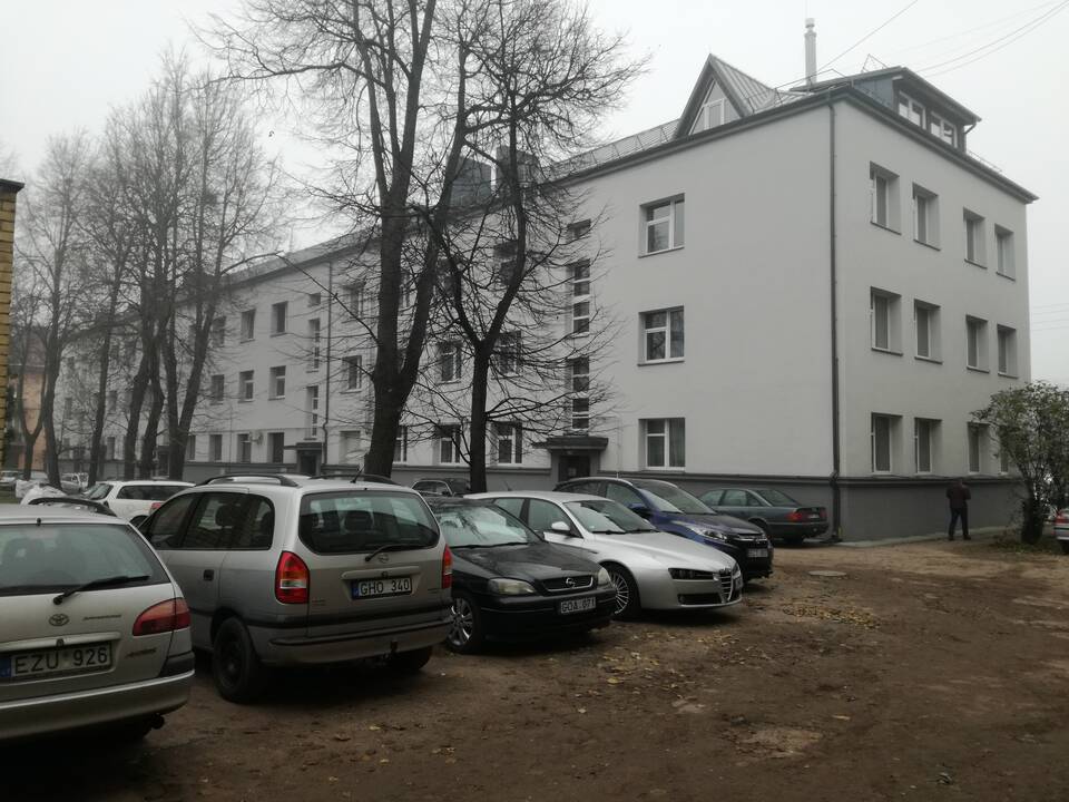 Rezultatas: M.Romerio g. įgyvendinta kvartalinė renovacija – vienu metu atnaujinti net vienuolika daugiabučių, sutvarkyta jų aplinka, parkavimo vietos, žaliosios zonos.
