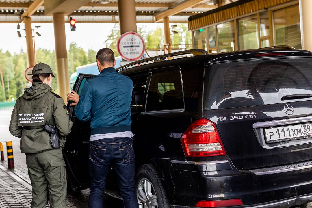 Apklausa: du trečdaliai šalies gyventojų pritaria rusų neįleidimui į Baltijos šalis