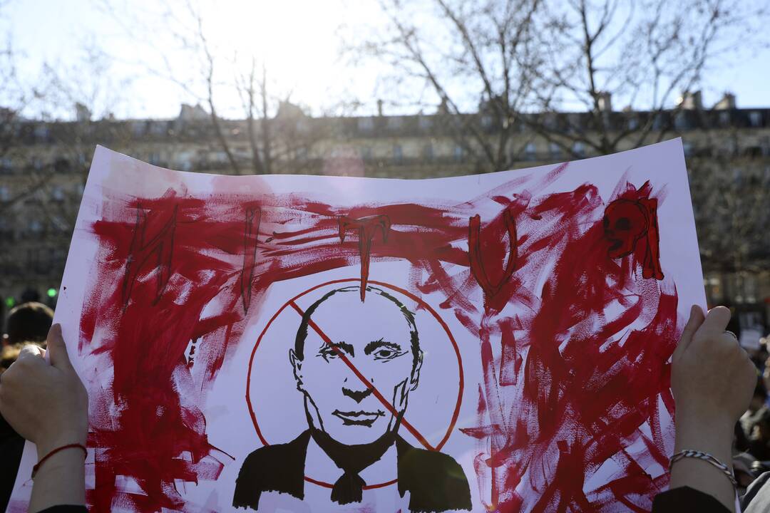 „Rusija, lauk!“ – pasaulyje vyksta solidarumo su Ukraina protestai