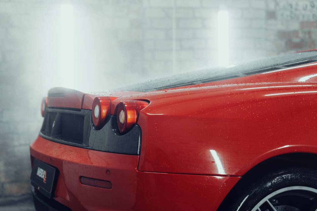 Populiarėja: apsauginę plėvelę savo automobiliams renkasi vis daugiau vairuotojų.