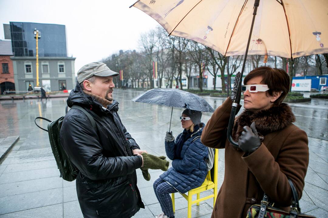 Tikslas: menininkas V.Jakas viliasi užkurti žmones diskusijai dėl paminklo vietos tinkamumo.