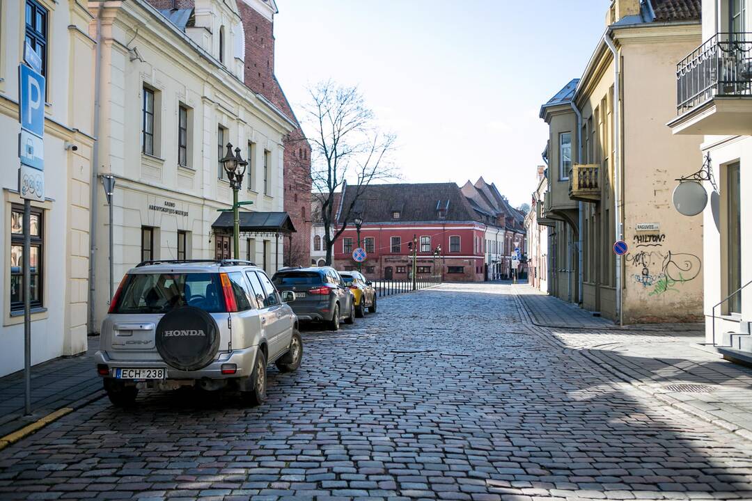 Susimokės: įrengus sustoti draudžiantį ženklą, baudą gavo ne vienas vairuotojas.