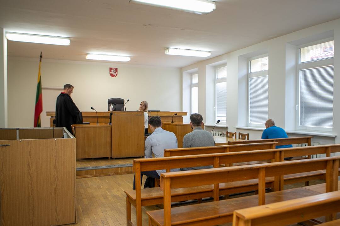 Metamorfozė: turko atsiprašęs ir jo atleidimą nusipirkęs I.Nakčiūnas žiniasklaidos fotoobjektyvų vengė.