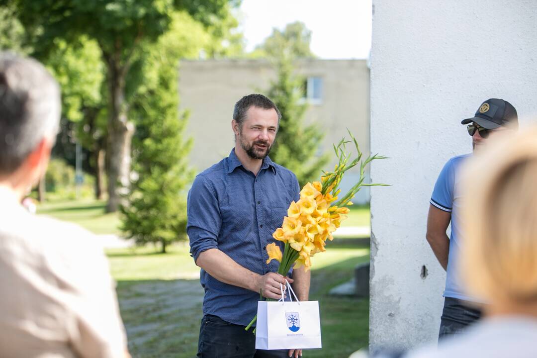 T. Vosyliaus lietos dervos skulptūrų paroda