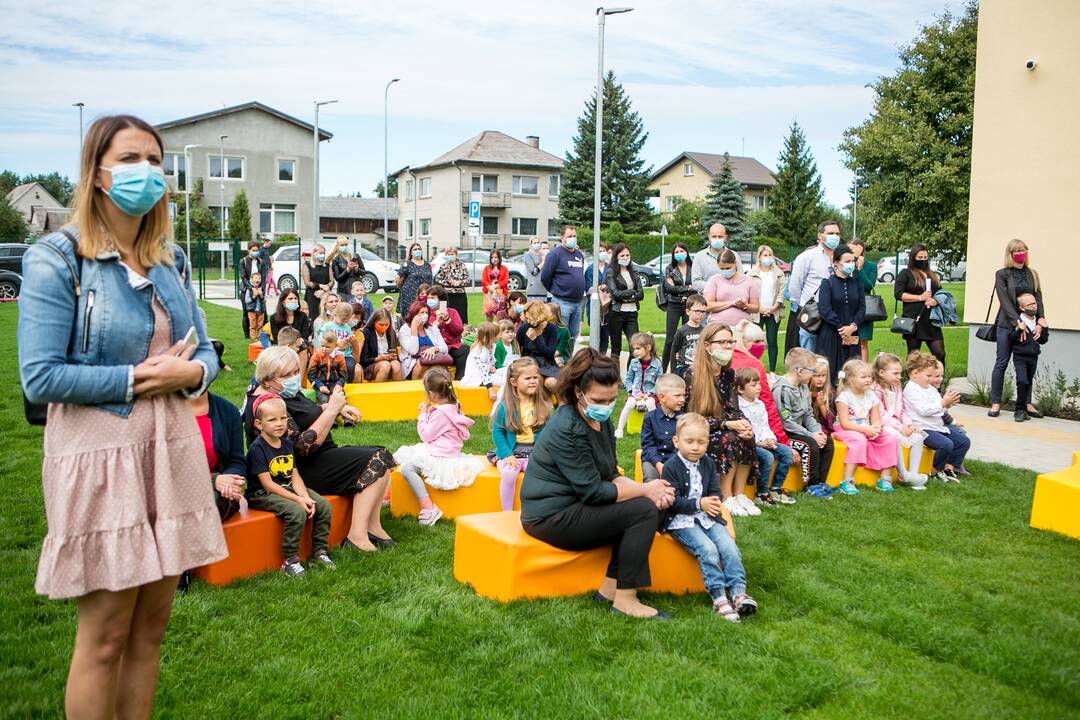 Nuotaika: pirmąją dieną darželyje ir smalsu, ir nedrąsu.
