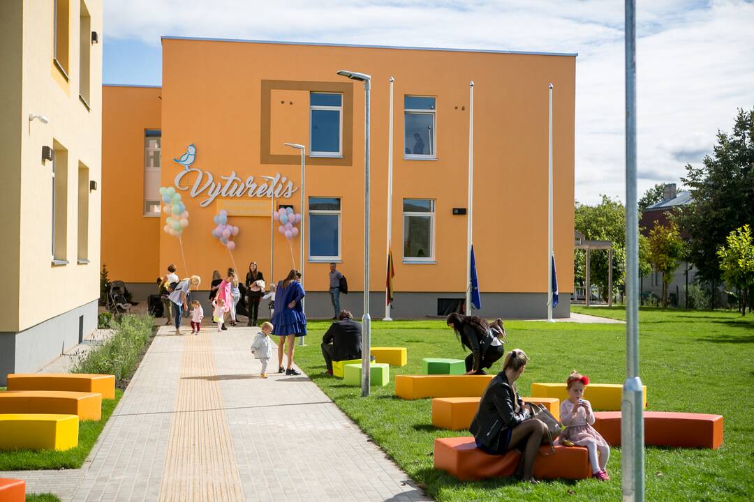 Nuotaika: pirmąją dieną darželyje ir smalsu, ir nedrąsu.