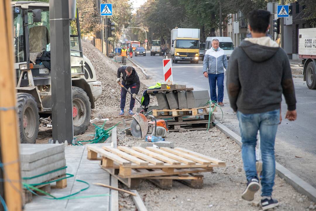 Terminai: Taikos prospekte šiemet bus užbaigta tvarkyti važiuojamąją dalį, o kitais metais bus įrengti šaligatviai.