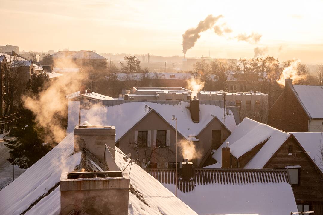 Laikotarpis: spustelėjus šaltukui, padaugėjo pranešimų apie galimai netinkamą kurą naudojančius namų ūkius.