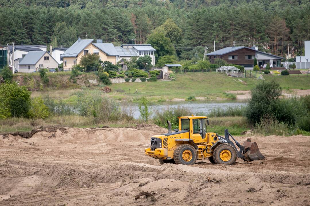 Imitacija: žmonės įsitikinę, kad buvo paliktos salelės, o aplink viskas nukasta ir taip imituojamas medžių išsaugojimas.
