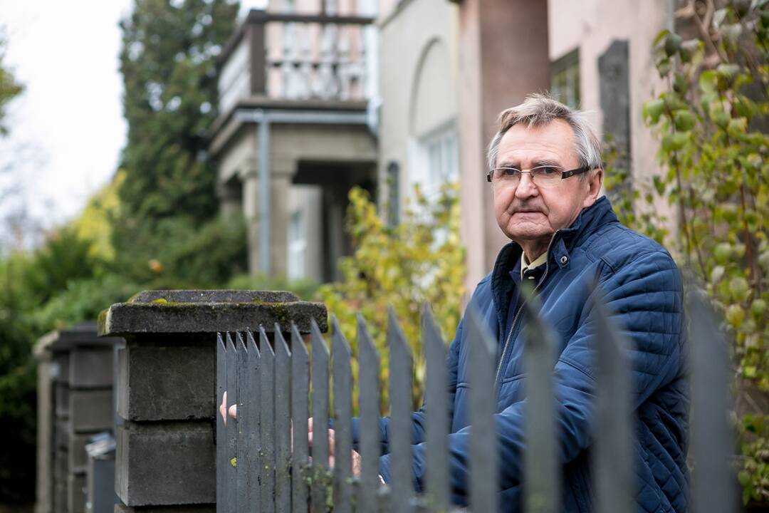 Akibrokštas: apdairus ir taupus senjoras J.Zambacevičius su netikėtumais susidūrė panorėjęs pasiimti indėlį ir palūkanas.