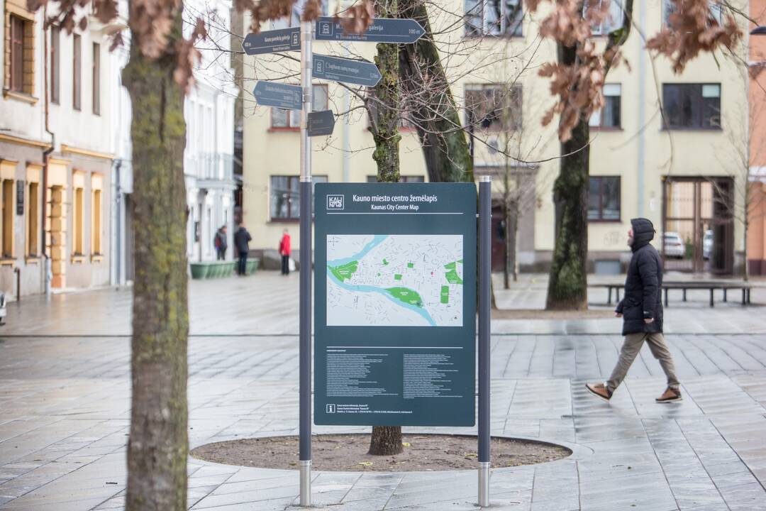 Dizainas: tiek Kaune, tiek rajone lankytojus pasitinka vienodo tipo stendai ir informacinės rodyklės.
