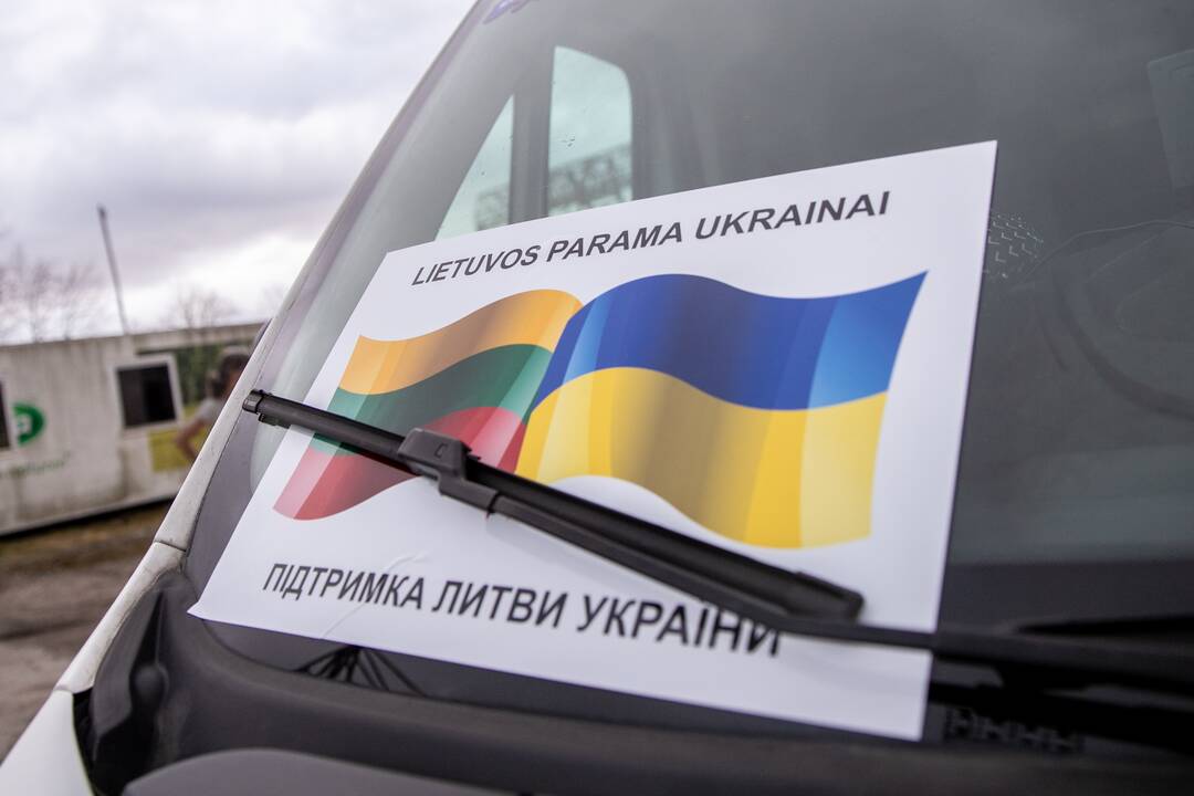 Kelionė: keturiolikos automobilių kolonoje yra ekipažas, liksiantis padėti Ukrainos kovotojams.