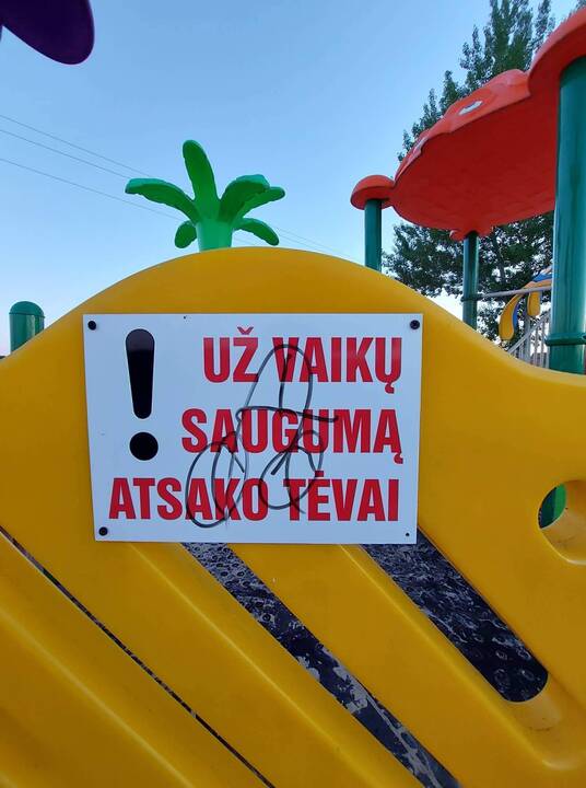 Nuostoliai: Kretingos rajone vandalai suniokojo keturis parkus.