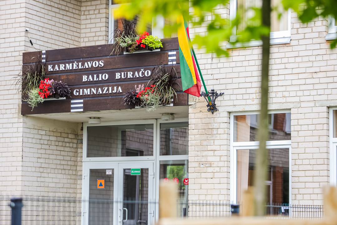 Baisu: tai, kas vyksta Karmėlavos Balio Buračo gimnazijoje – kraupu, nes vaikai patiria ne tik patyčias, bet ir fizinį smurtą.