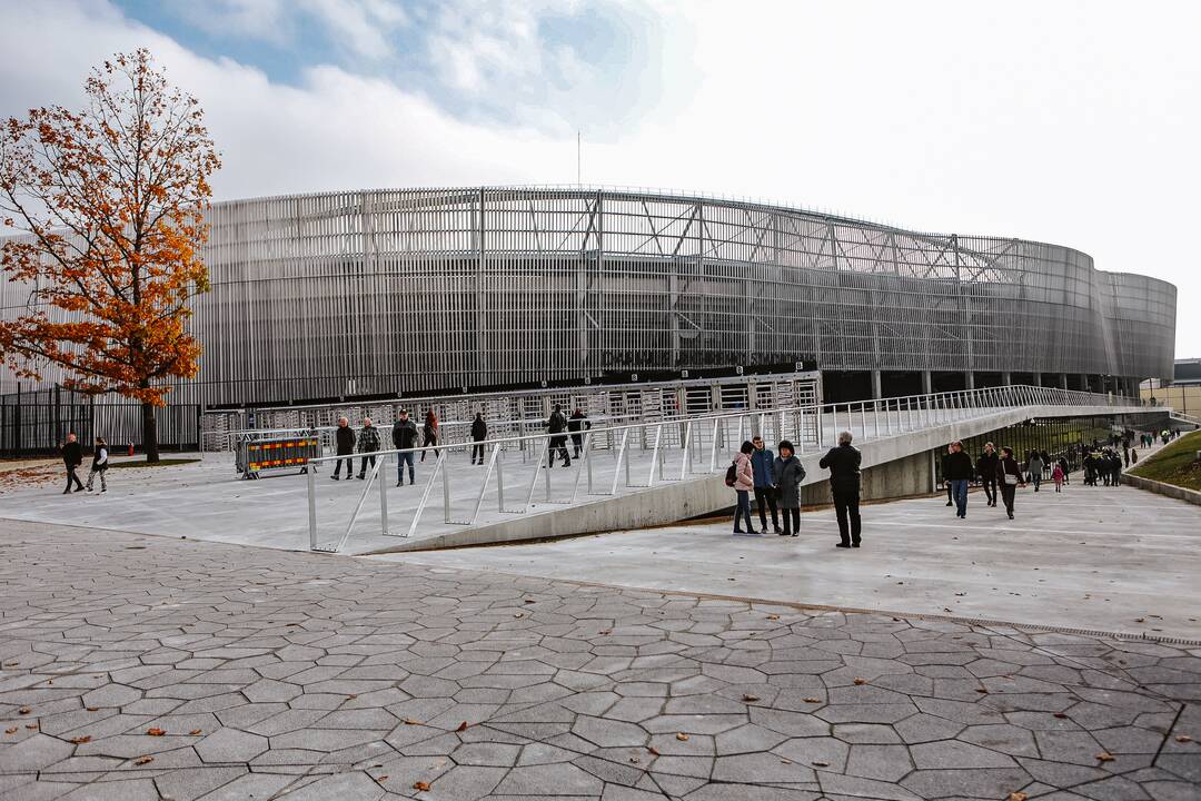 Išbandė: Dariaus ir Girėno stadiono atidarymo metu įsigijus bilietą buvo galima nemokamai važiuoti ir miesto viešuoju transportu.