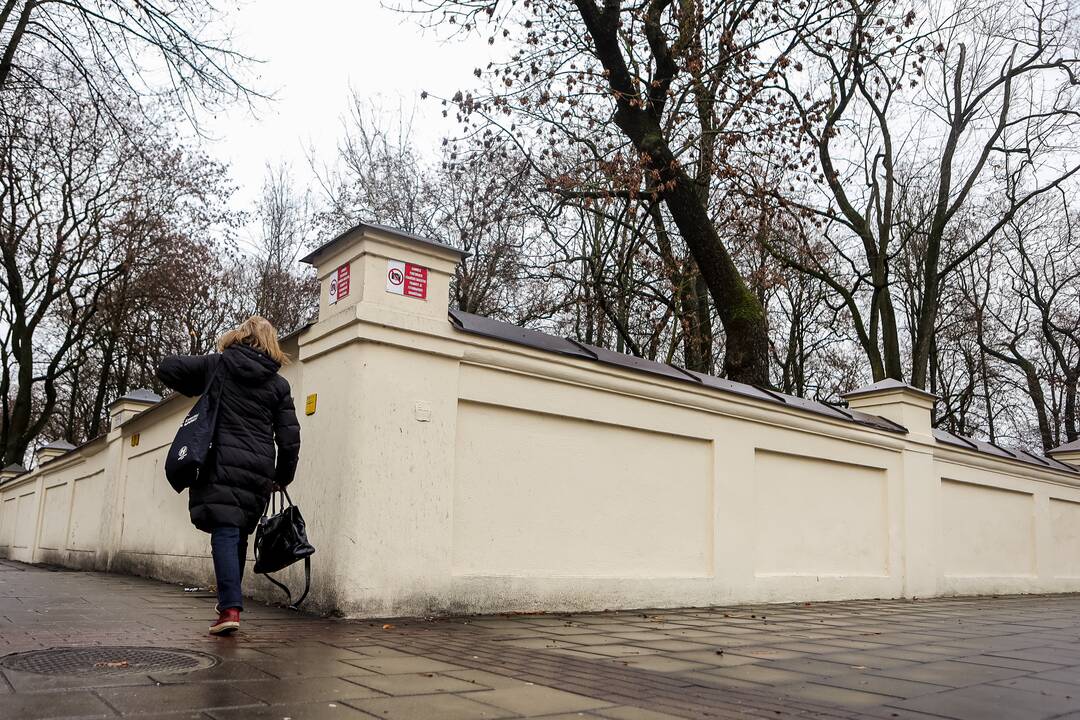 Neleidžiama: į KMT teritoriją dabar galima patekti tik su leidimais.