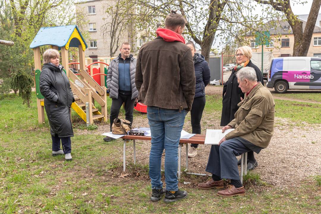 Nesiseka: ne pirmą kartą kyla problemų dėl A. Juozapavičiaus pr. 48A namo renovacijos.