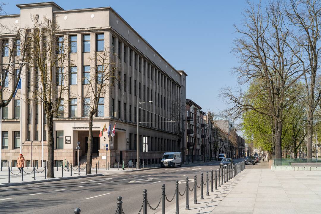 Kasdienybė: miesto gyvenimo rutina kartais nustelbia K. Donelaičio gatvės unikalumą ir ji gali pasirodyti tarsi mažai kuo išsiskirianti. 