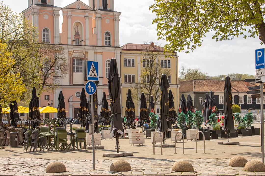 Kaune įsibėgėja lauko kavinių sezonas