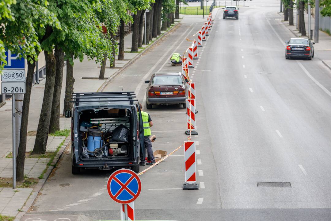 Nepatogumai: kol vyksta išmaniosios parkavimo sistemos diegimo darbai, laikinai negalima palikti automobilių.