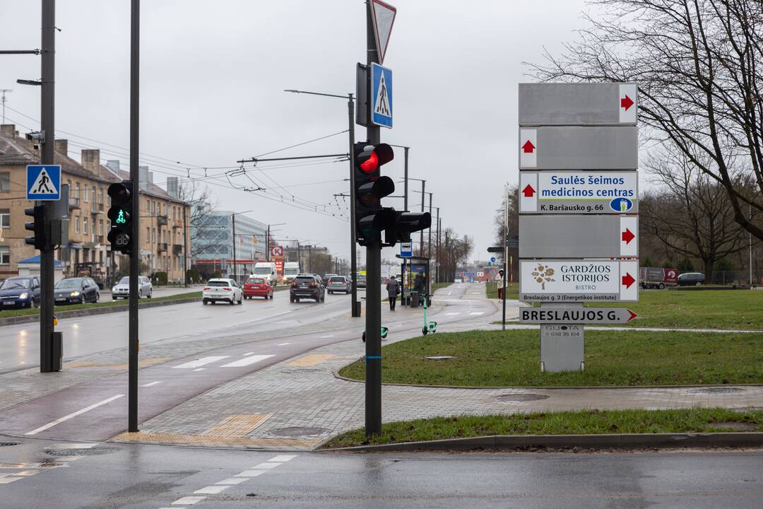 Eismas: ties sankirta su Breslaujos gatve atsiras papildoma eismo juosta.