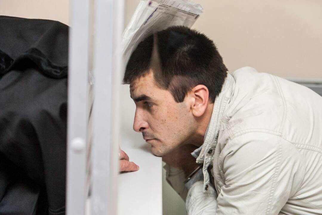 Keitėsi A. Kalasiūno išvaizda ir teismams nagrinėjant jo bylas.