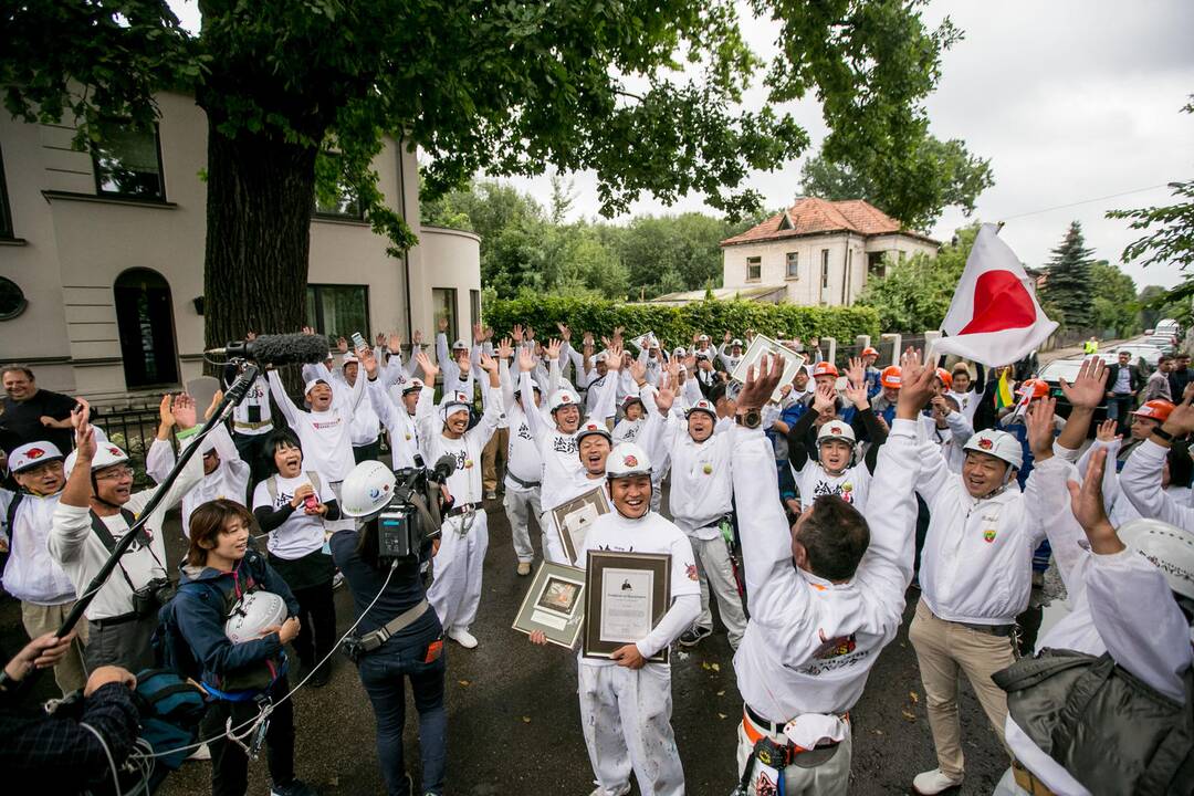 Ieškoma būdų, kaip apriboti eismą aplink Sugiharos namus